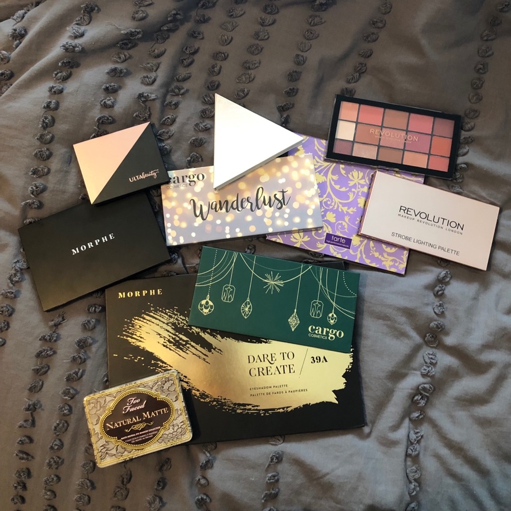 GIANT BUNDLE OF MAKEUP